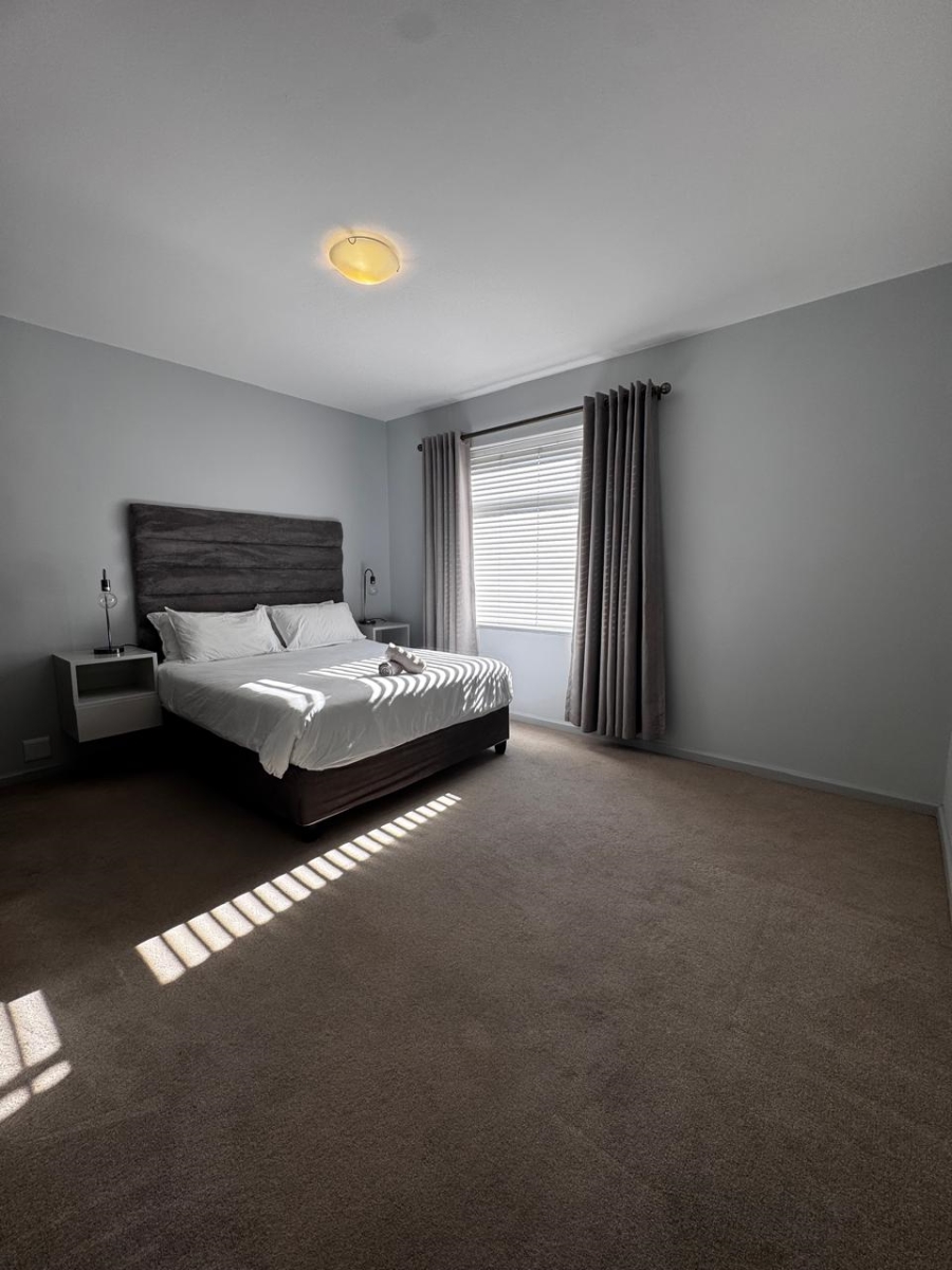 To Let 2 Bedroom Property for Rent in Sea Point Western Cape